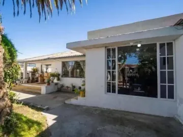 CASA EN VENTA CON  TERRENO EN QUITO