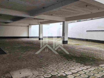 Se Renta  Local Comercial, República y Eloy Alfaro Sector la Carolina  diagonal  al centro comercial el JARDIN