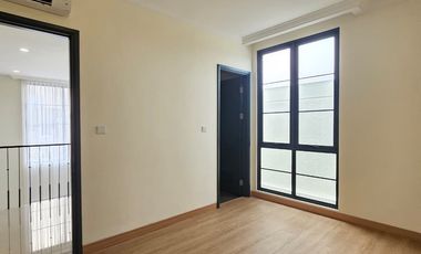 Rumah Mewah 3 Lantai dengan Opsi ada Lift dan Free PPN