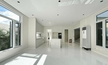 Luxury House and Lot for Sale in Portofino Heights Las Piñas City with High Ceiling Master Suite