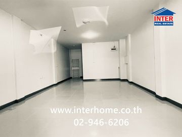 3-story townhome, 19.1 sq.wah, I-Leaf Town Village, Lam Luk Ka Khlong 3, Chonlamark Phicharn Road, Lam Luk Ka, Pathum Thani.