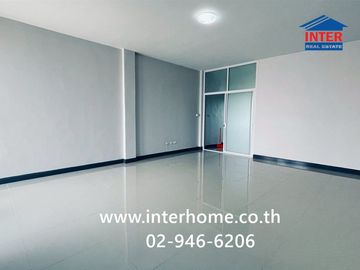 3-story townhome, 19.1 sq.wah, I-Leaf Town Village, Lam Luk Ka Khlong 3, Chonlamark Phicharn Road, Lam Luk Ka, Pathum Thani.