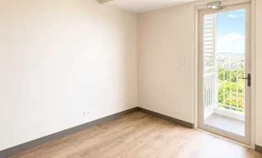 Live in Luxury at Park McKinley West | Brand New 2 Bedroom 2BR Condo with Balcony for Sale in Taguig City