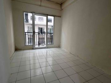 disewakan unit kosongan studio 22m jarang ada bagus siap huni