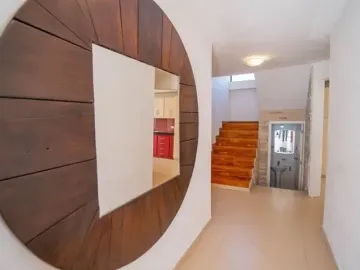 CASA EN VENTA EN LA URBANIZACION LA MARCA EN LA MITAD DEL MUNDO