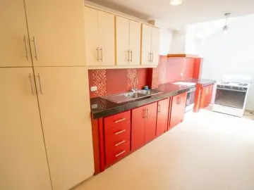 CASA EN VENTA EN LA URBANIZACION LA MARCA EN LA MITAD DEL MUNDO