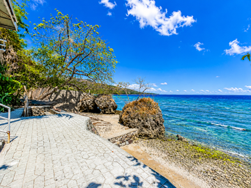 Vacation House for Sale in Sawang, Lobo, Batangas Beach Front