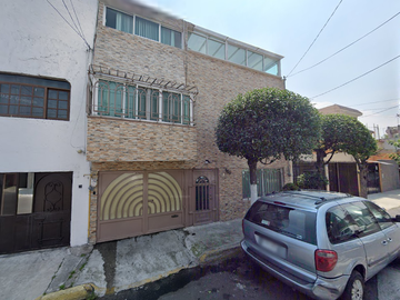 Venta de casa en Av. Arcos, Jardines del Sur, Ciudad de México, CDMX.  Buena inversión***
