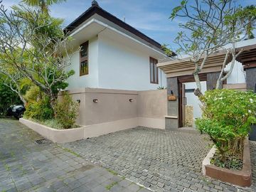 Villa Pantai Nyanyi Kediri Tabanan Bali
