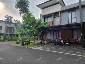 DIJUAL RUMAH HOOK DI CLUSTER SUMMARECON BEKASI