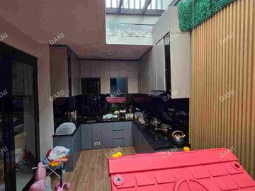 DIJUAL RUMAH HOOK DI CLUSTER SUMMARECON BEKASI