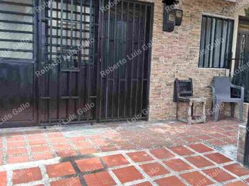 Vendo apto 1er. con garaje en barrio nuevo