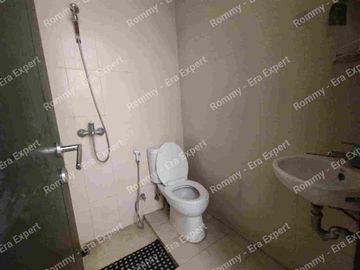Disewakan Rumah 2 Lantai Mezzanine Cluster Shinano Jakarta Garden City siap Huni Semi Furnished Lokasi dekat Sekolah, Mal, Akses Tol Cakung