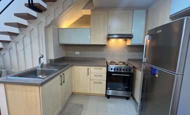 FOR LEASE 2BR Z LOFT IN ONE ROCKWELL WEST