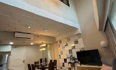 FOR LEASE 2BR Z LOFT IN ONE ROCKWELL WEST