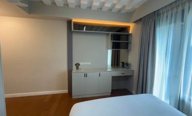 FOR LEASE 2BR Z LOFT IN ONE ROCKWELL WEST