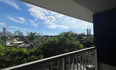 FOR LEASE 2BR Z LOFT IN ONE ROCKWELL WEST