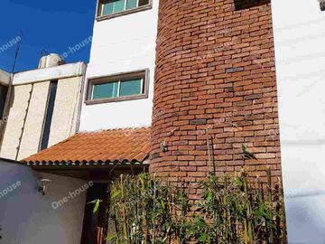 RENTA DE CASA EN SANTA MÓNICA MUY CERCA DE PERIFÉRICO