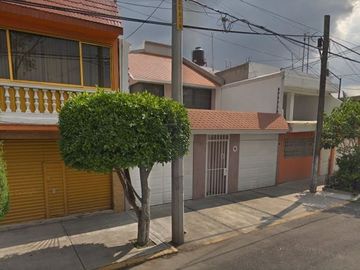 Venta de casa en Villa de Aragón Excelentes espacios y Cuenta con 3 Dormitorios