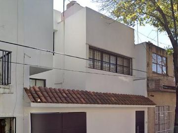 Venta de casa en Sur 107, Héroes de Churubusco, CCDMX.  Buena inversión***