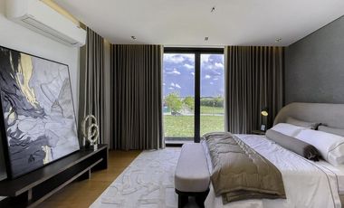 Luxury 5BR 5 Bedroom Modern-Industrial Mansion with Basement and Roof Deck in Alabang West Village Las Piña