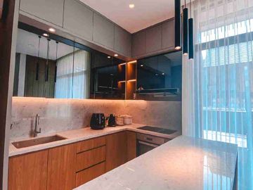 Rumah Mewah Tropical Modern by Denny Gondo Lokasi Strategis