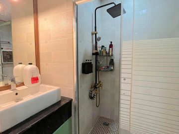 Fully-Furnished 2 Bedroom Unit for Sale in Bellagio, Taguig City - BGC
