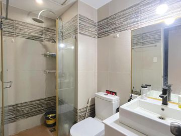 Fully-Furnished 2 Bedroom Unit for Sale in Bellagio, Taguig City - BGC