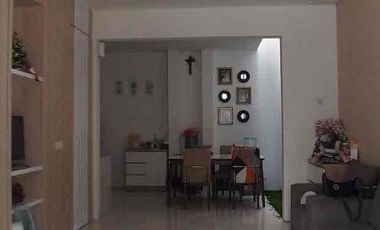 Murah Rumah 2 Lantai Siap Huni di Cluster Dandelion Graha Natura, Surabaya Barat