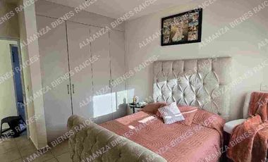 Casa en venta en Circuito Puerta del Sol. Santiago de Querétaro