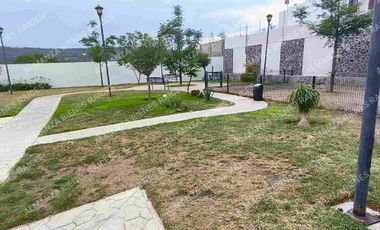 Casa en venta en Circuito Puerta del Sol. Santiago de Querétaro