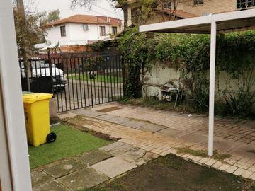 Arriendo casa Los Aliaga, Eduardo Castillo Velasco.- Ñuñoa