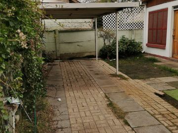Arriendo casa Los Aliaga, Eduardo Castillo Velasco.- Ñuñoa