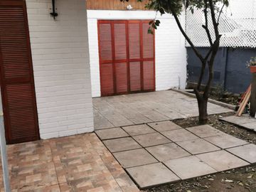 Arriendo casa Los Aliaga, Eduardo Castillo Velasco.- Ñuñoa
