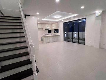 FOR SALE: 2-Storey House & Lot in Metropolis Subdivision, Talamban, Cebu City Lot Area 132 SQM