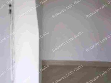 Vendo apto 1er. piso con local en manrique oriental