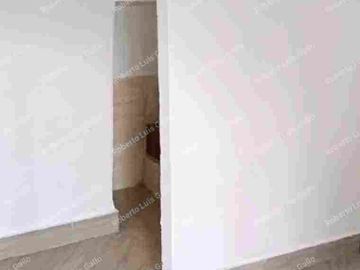 Vendo apto 1er. piso con local en manrique oriental
