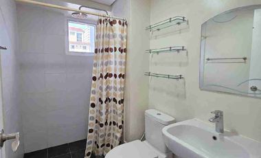 Condo for rent in Cebu Business Park, Sedona Parc with wrap around balcony