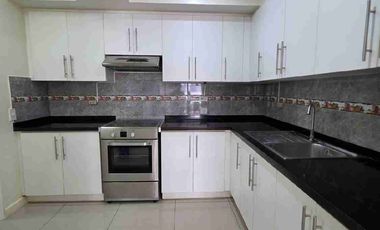 Condo for rent in Cebu Business Park, Sedona Parc with wrap around balcony