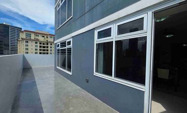 Condo for rent in Cebu Business Park, Sedona Parc with wrap around balcony