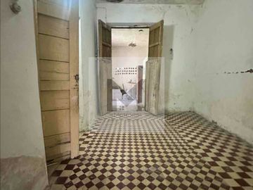Casa en venta para remodelar en el Barrio de Santa Ana