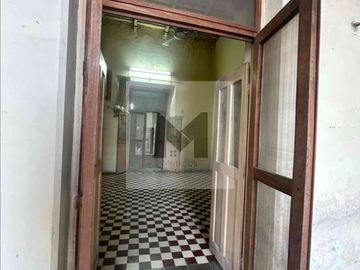 Casa en venta para remodelar en el Barrio de Santa Ana