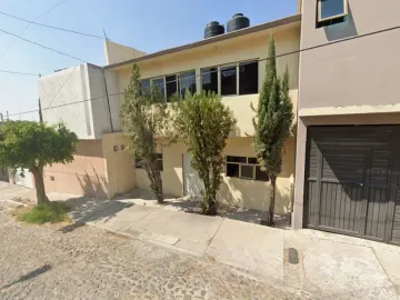 Casa en venta en Santa Bárbara 1a Sección, Corregidora, 4 habitaciones