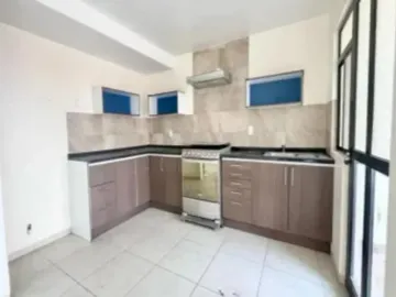 Casa en venta en Lomas Del Valle, Uruapan, 3 habitaciones