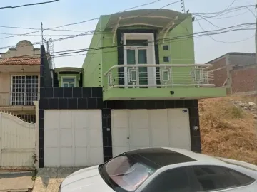 Casa en venta en Lomas Del Valle, Uruapan, 3 habitaciones