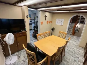 Casa en venta en Independencia Oriente, Guadalajara, 4 habitaciones