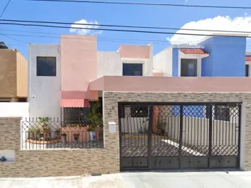 Casa en venta en Chuburna de Hidalgo, Mérida, 3 habitaciones