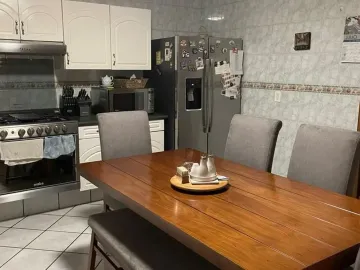 Casa en venta en Valle Dorado, Tlajomulco de Zúñiga, 3 habitaciones