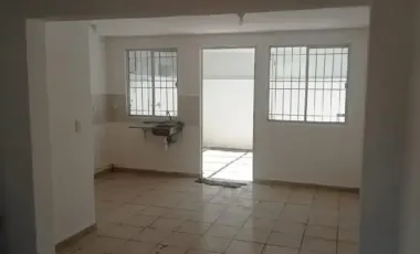 Casa en venta en Paseos de San Miguel, Querétaro, 2 habitaciones