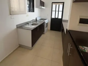 Casa en venta en 1 de Mayo, Guadalajara, 3 habitaciones